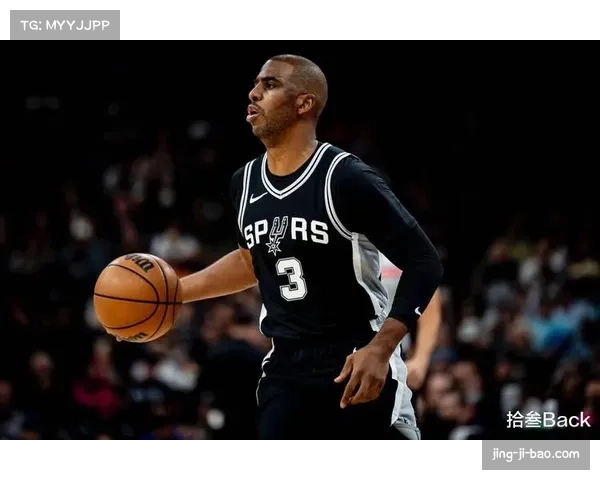 老将克里斯·保罗带领年轻雷霆球员 传授应对漫长赛季经验